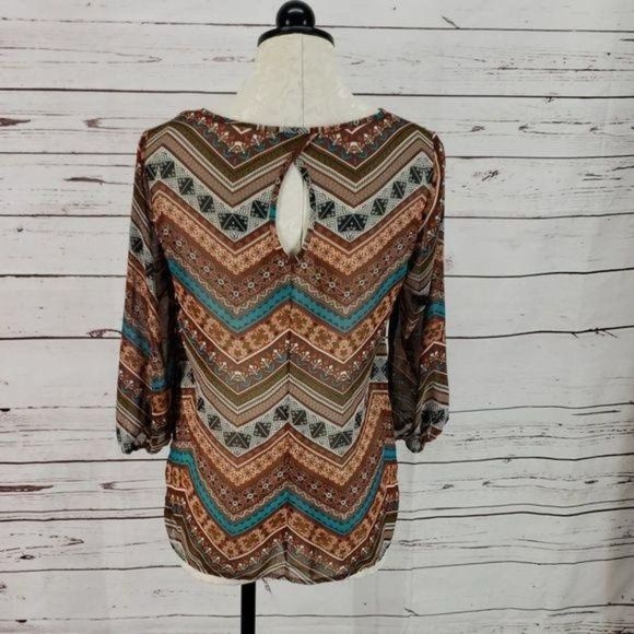 PinkĀ OwlāMulti Color ZigāZag medium boho Blouseā - Picture 2 of 7